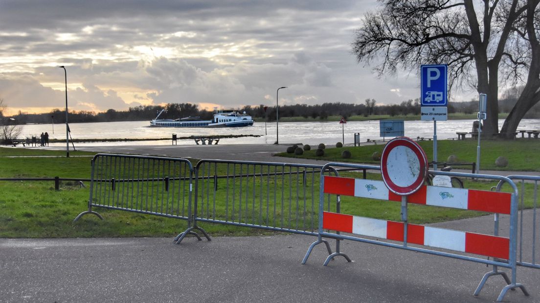 Loswal bij Wijhe afgesloten in verband met hoog water IJssel