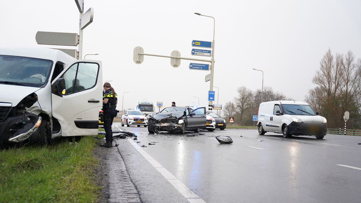 112 Nieuws: ongeval bij Kampen | Auto in vlammen op in Enschede