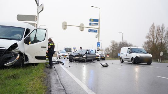 ongeval bij Kampen | Auto in vlammen op in Enschede. ongeval bij Kampen | Auto in vlammen op in Enschede.