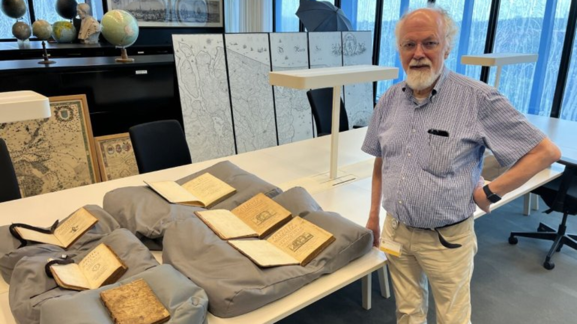 Onderzoeker doneert eeuwenoude boeken aan Universiteit Utrecht: 'Veel al verdwenen'