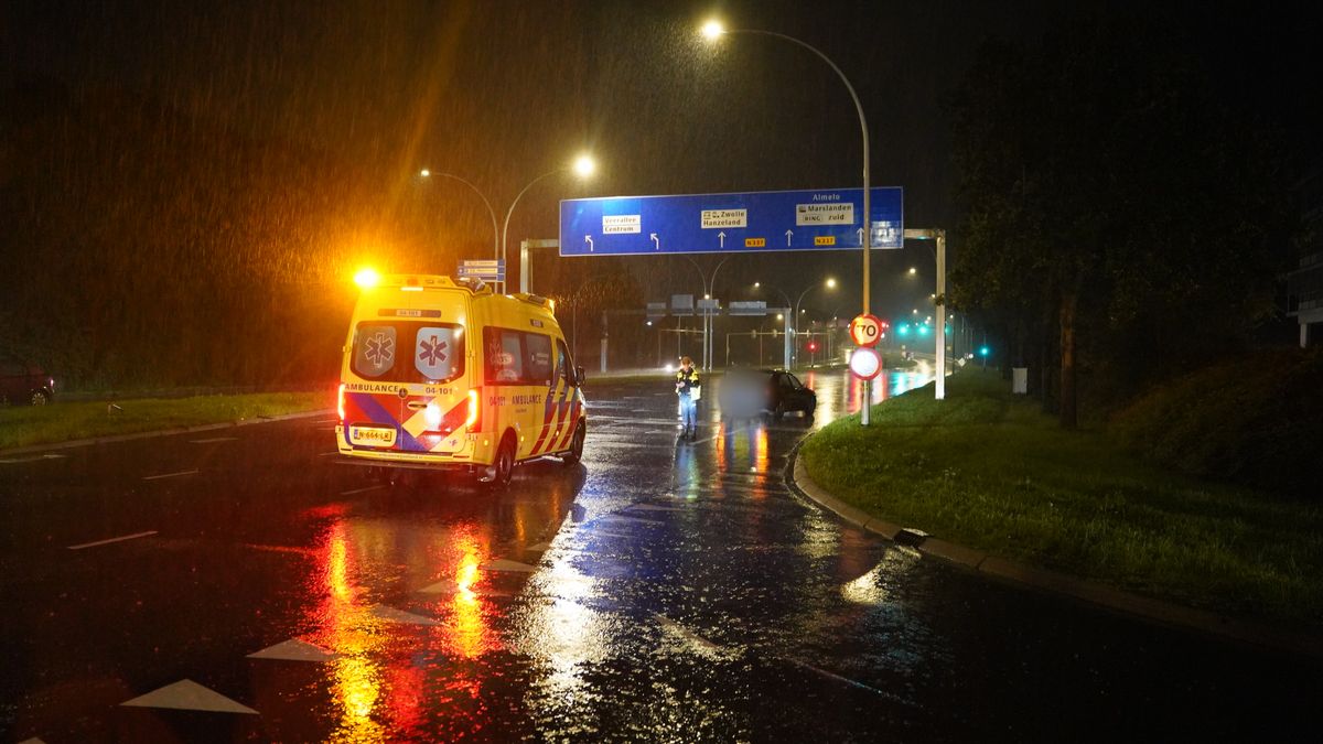 112 Nieuws: Botsing op kruising in Zwolle | Woningbrand in Deventer
