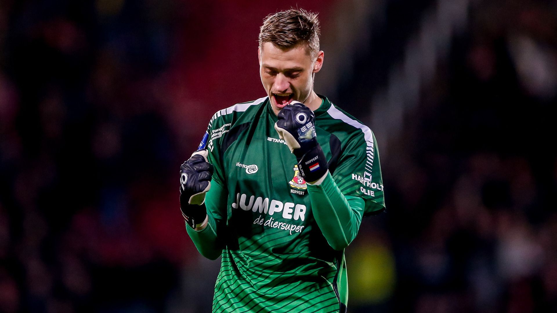 Andries Noppert in het shirt van Go Ahead Eagles