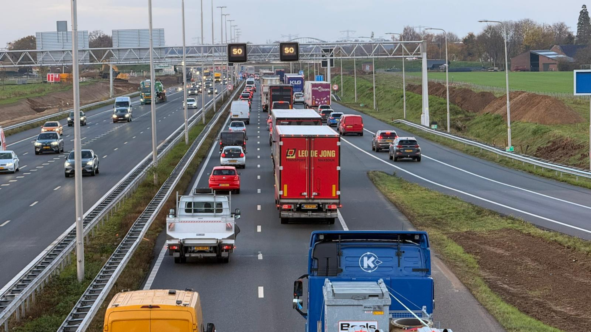 Problemen op A2 na aanrijding bij Urmond.