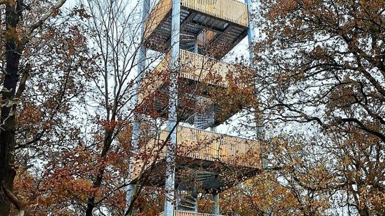 Uitkijktoren Loenen alweer dicht: bouten van slechte kwaliteit