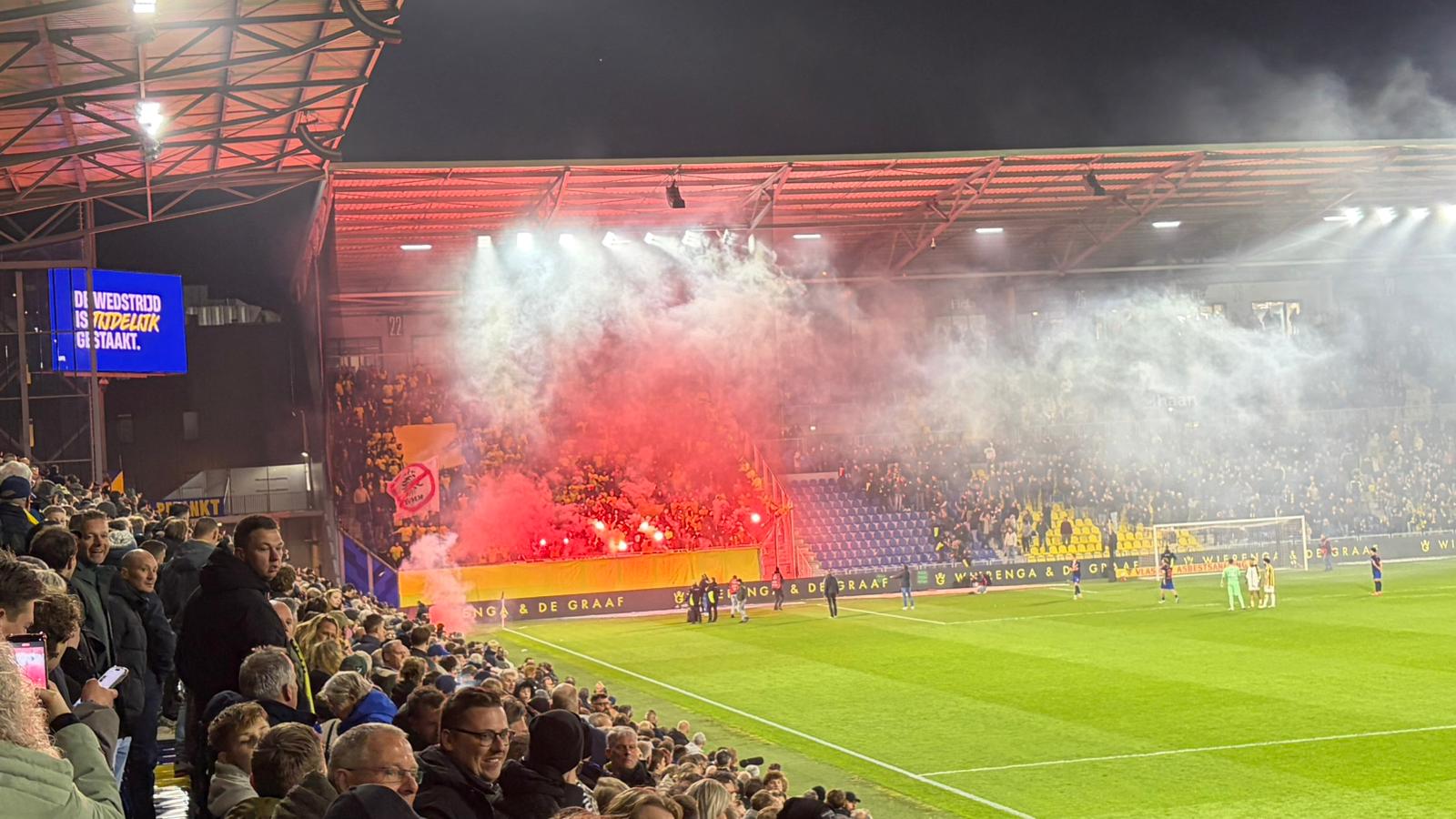 Duel tusken Cambuur en Vitesse nei 87 minuten definityf staakt (2-1)
