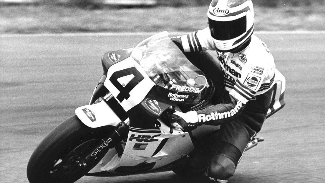 Freddie Spencer op zijn 500cc Honda, in 1985 (Rechten: ANP)