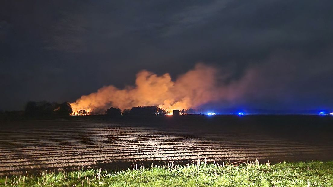 De brand was te zien vanuit Bovensmilde