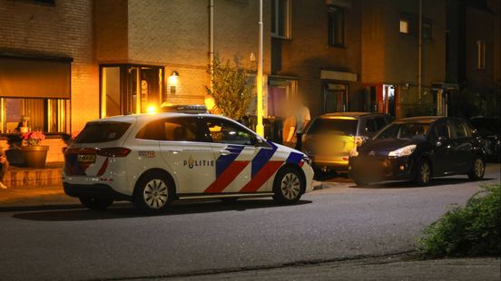 Frontale botsing tussen bezorgscooter en auto