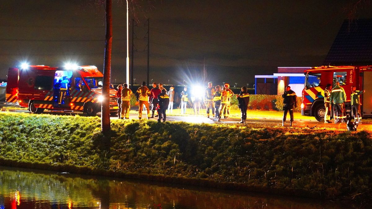 Man overleden nadat auto te water raakt, andere inzittende gewond