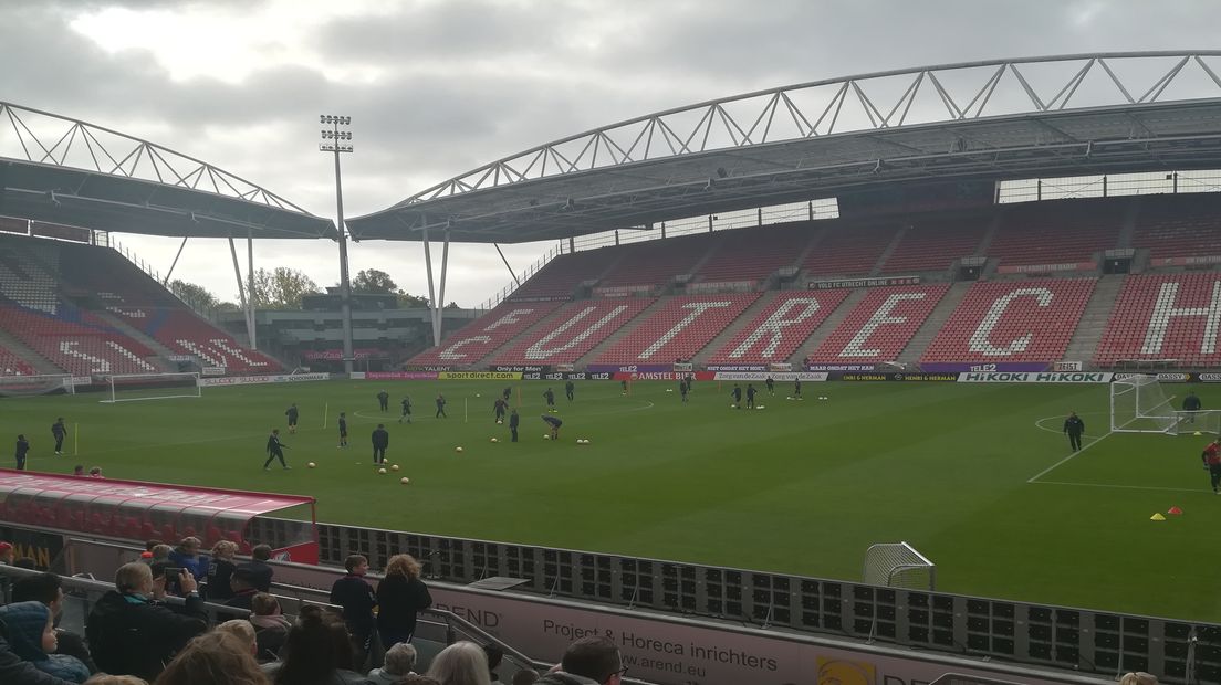 De training in Stadion Galgenwaard in volle gang.