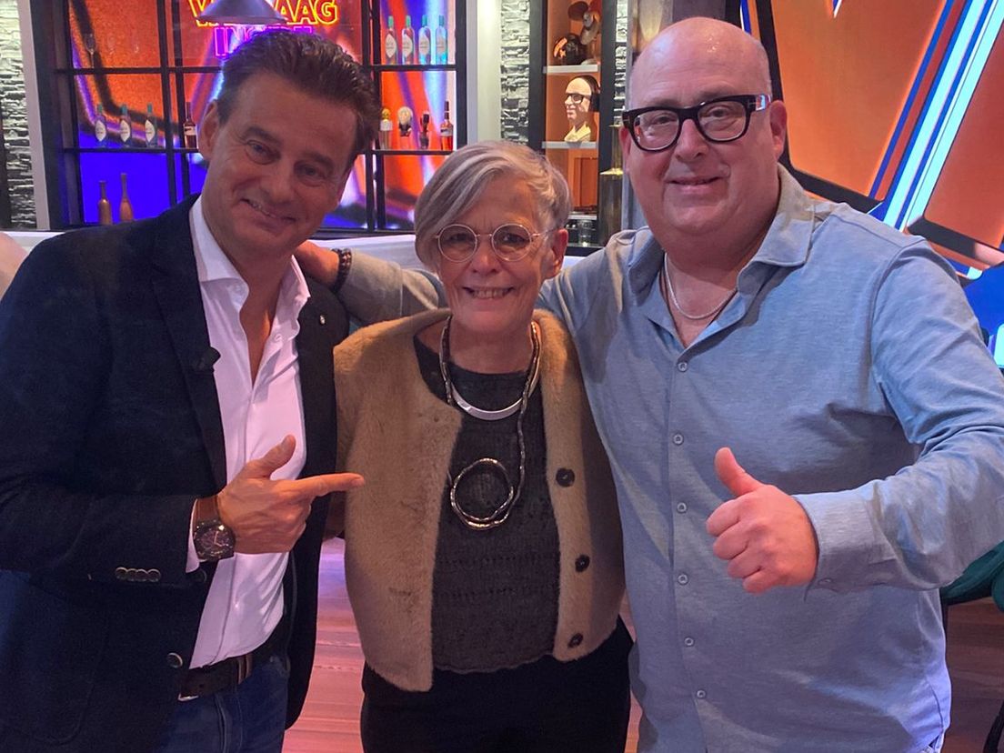 Ron en Irna met VI-presentator Wilfred Genee