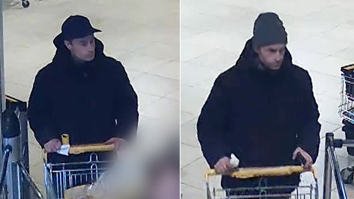 Man doet alsof hij betaalt bij zelfscankassa supermarkt in Deventer
