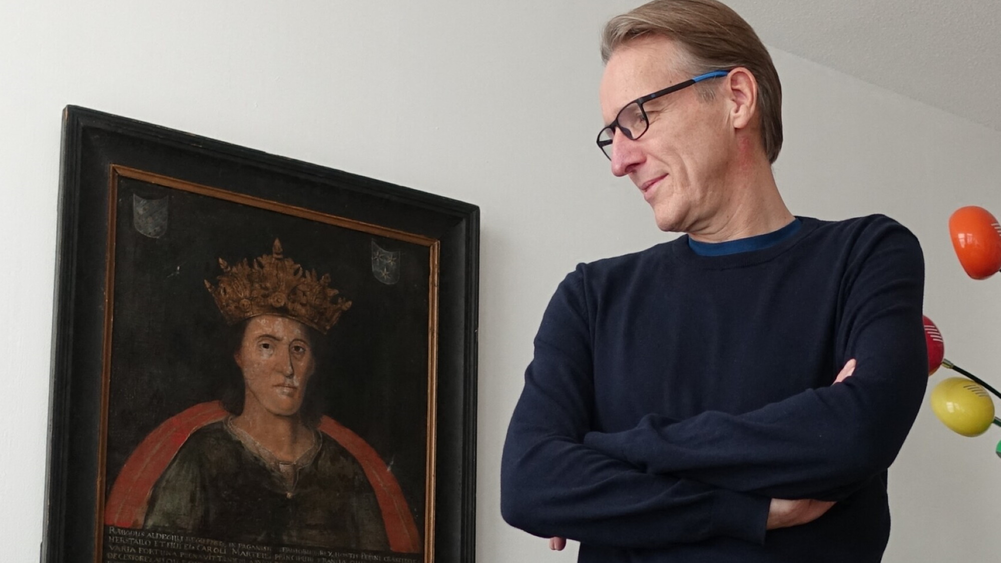 Keunstdetektive siet op 'e bank doe't de bel gie: "Ik kom de zes schilderijen afleveren"