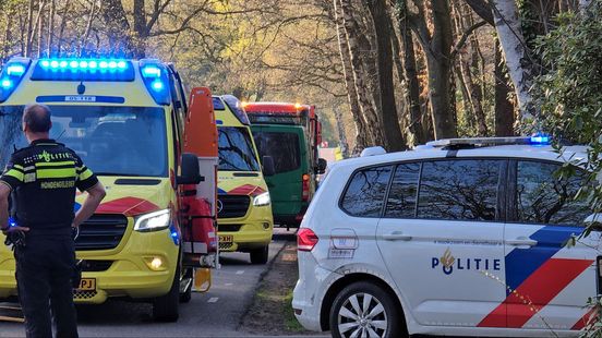 Wielrenner gewond bij aanrijding in Enschede. Wielrenner gewond bij aanrijding in Enschede.