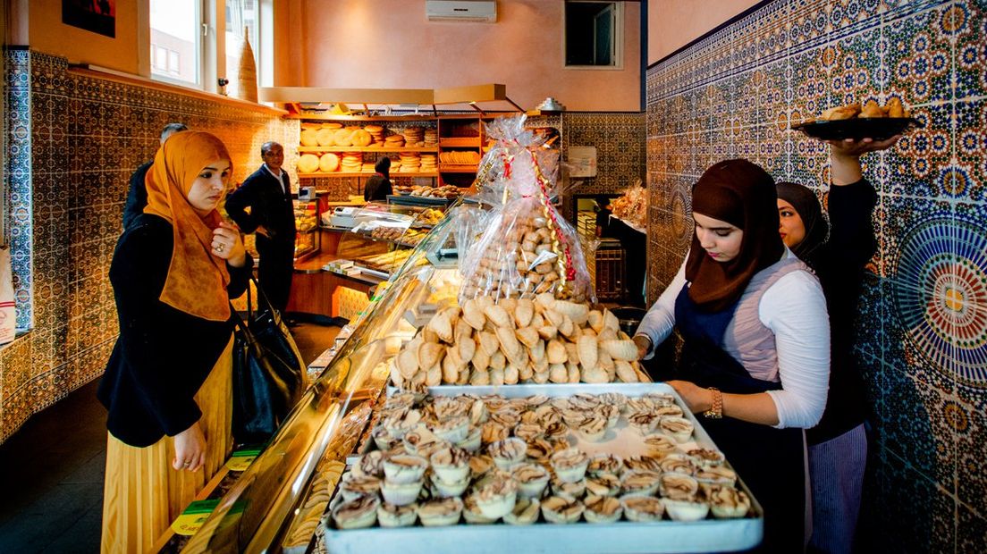 Een Marokkaanse bakkerij tijdens de ramadan. Archief