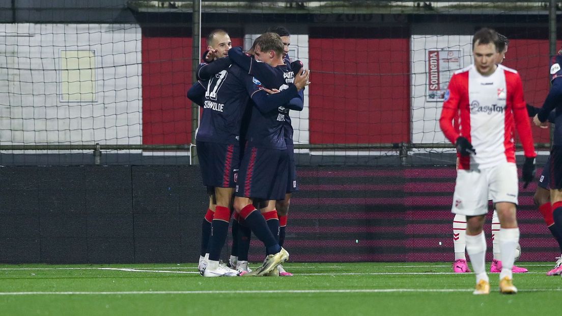 De treffer van Jesse Bosch tegen FC Emmen wordt gevierd