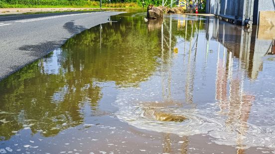Twee gewonden bij scooterongeval in Zwolle | Wateroverlast in Hengelo, weg afgesloten. Twee gewonden bij scooterongeval in Zwolle | Wateroverlast in Hengelo, weg afgesloten.