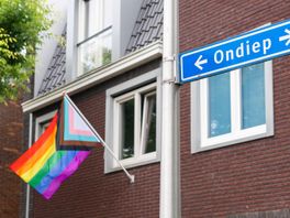 Eigenaren regenboogvlaggen Ondiep laten zich niet intimideren: 'Als dit doorgaat, laat ik 'm ook in juli hangen'