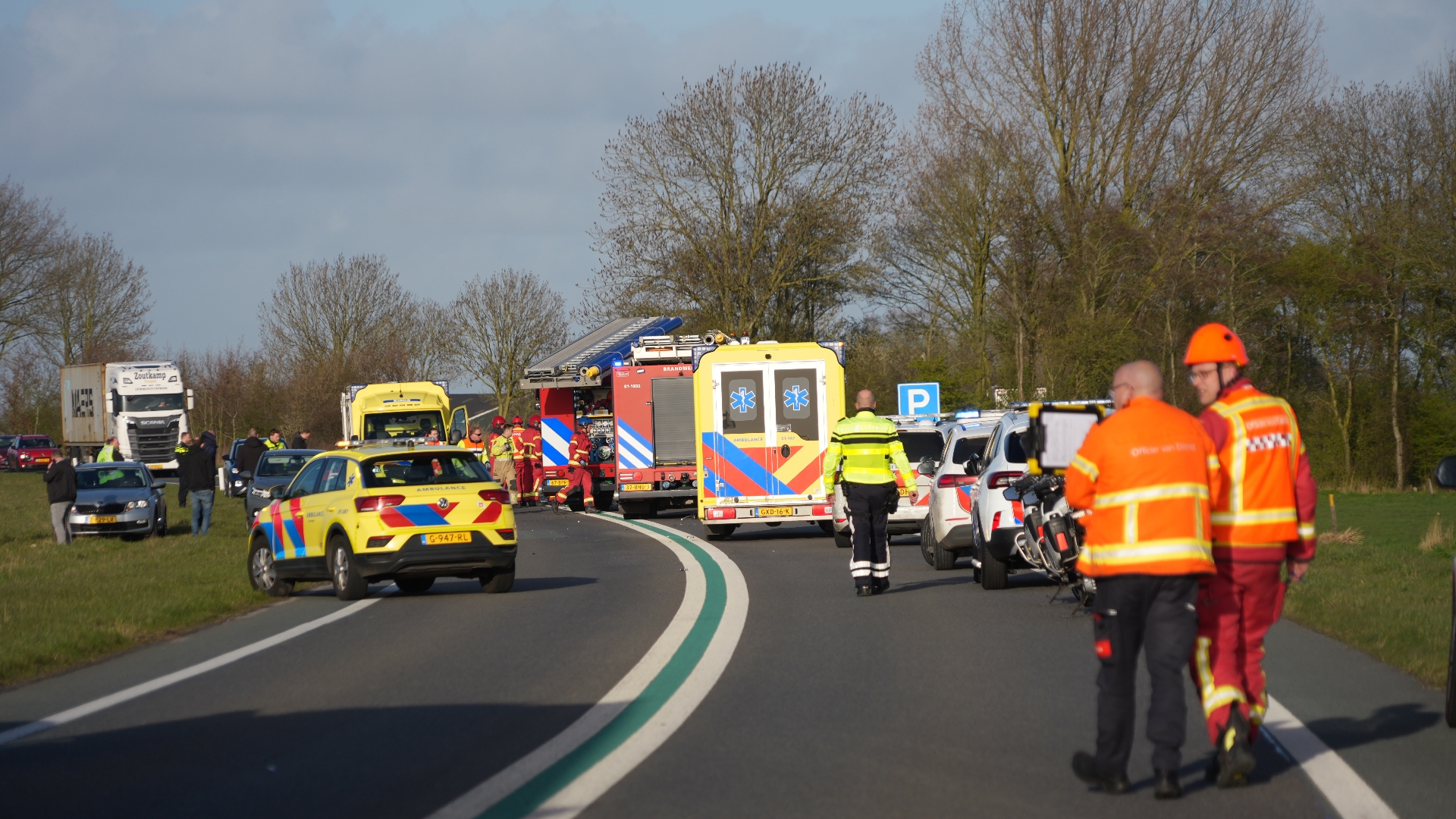 Twee ernstig gewonden na ongeval op Eemshavenweg.