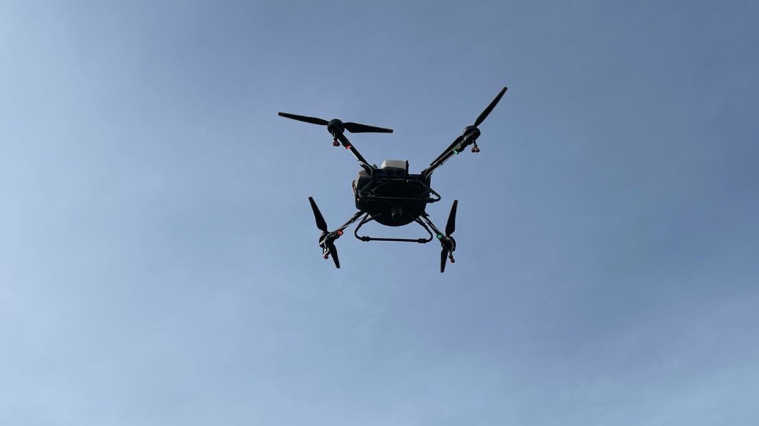 Zaaien met een drone: 'Met een trekker kan ik het natte land niet op'