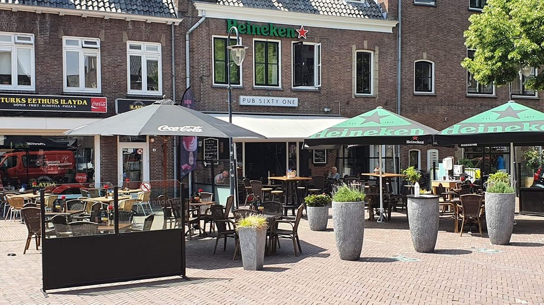 Eethuis Ilayda en Pub sixty one hebben èèn terras.