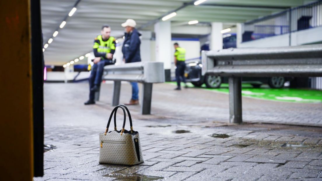 Een gevonden tas in de parkeergarage aan de Haddingestraat in Groningen