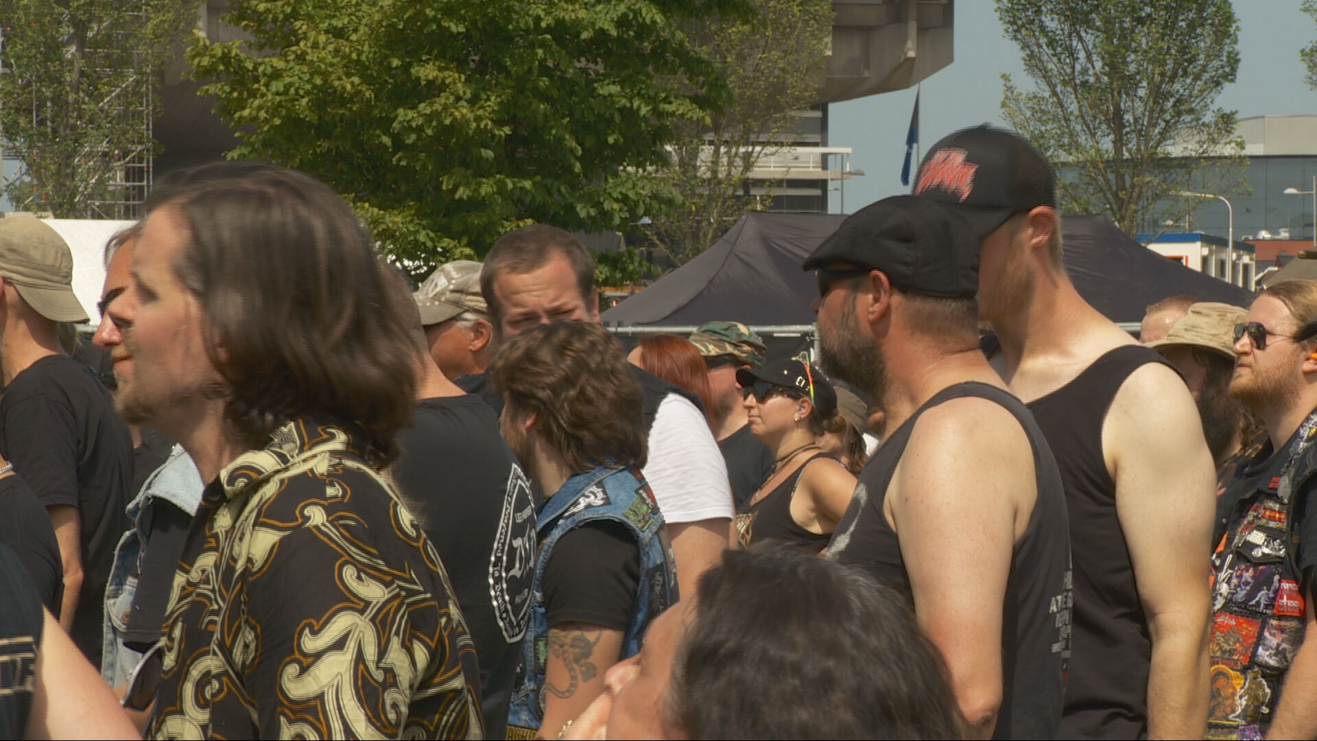 Festivalgangers op Into the Grave