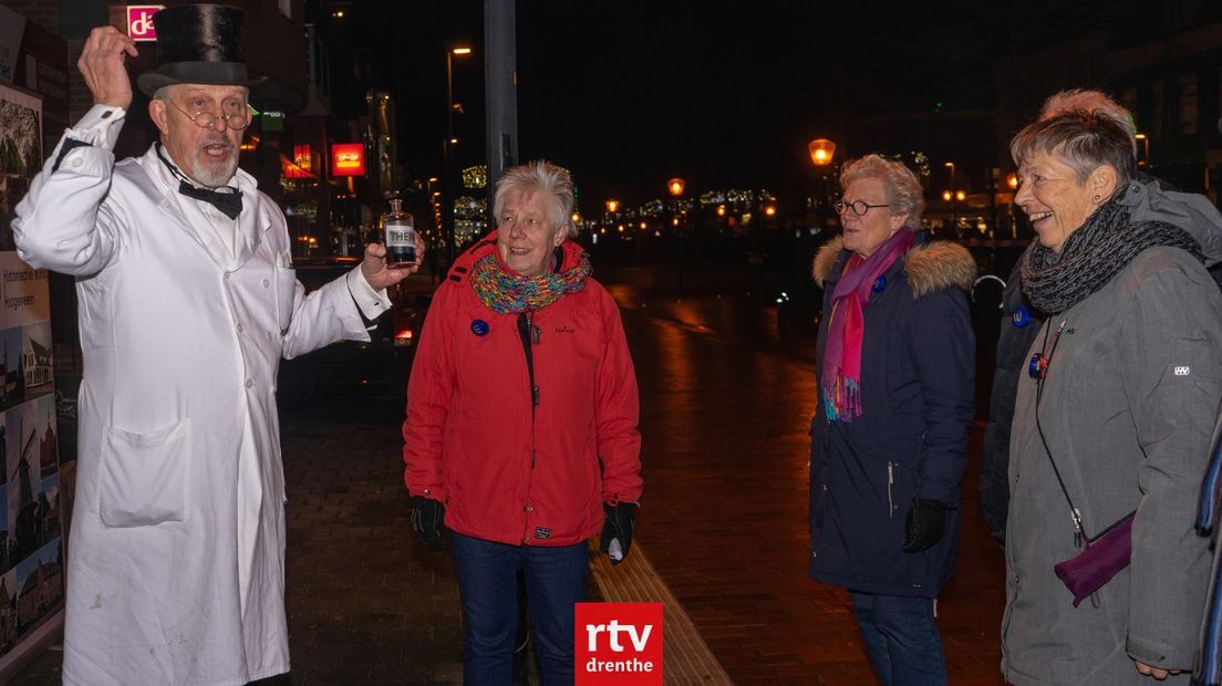 Aan vermaak geen gebrek tijdens de kuiertocht (Rechten: RTV Drenthe/Kim Stellingwerf)