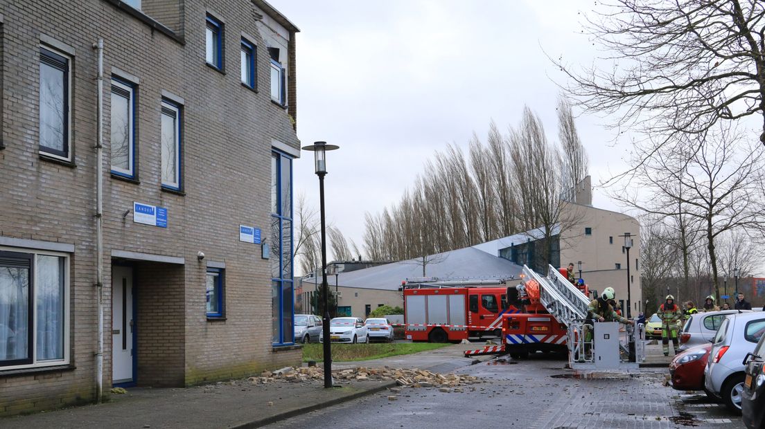 In Amersfoort kwam de gevel van een huis naar beneden.