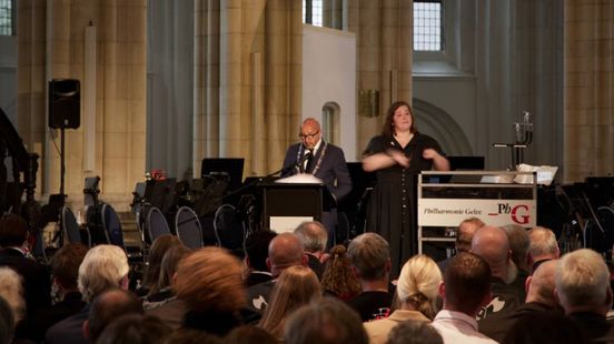 Burgemeesters waarschuwen voor druk op democratie