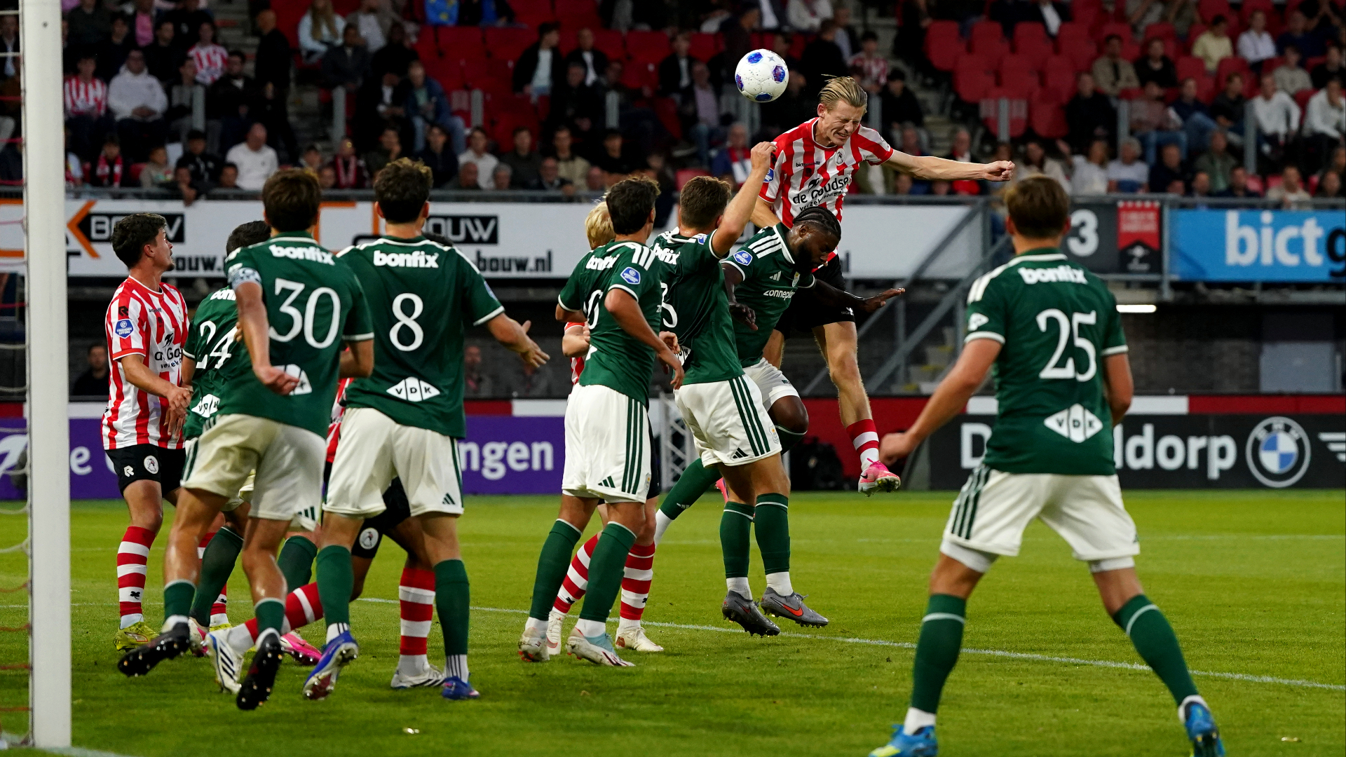 Milan Zonneveld kopt raak tegen PEC Zwolle