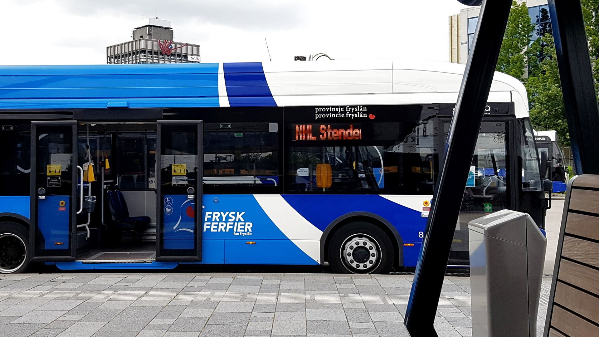 De bus van station Leeuwarden naar hogeschool NHL Stenden