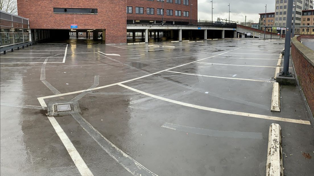 Deventer parkeergarage per direct dicht vanwege scheurtjes