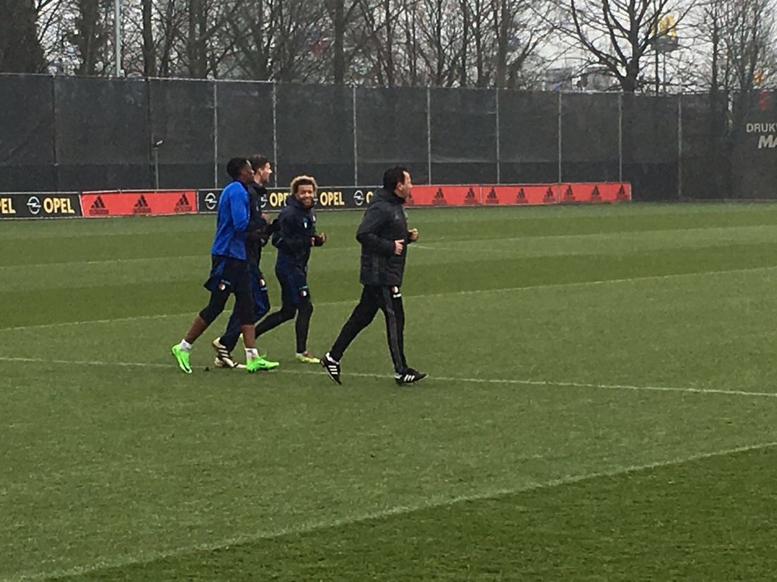 Kleine groep op de training bij Feyenoord