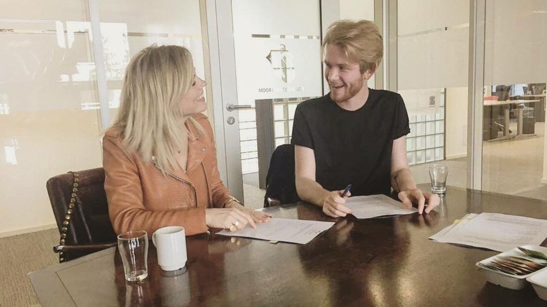 Joe Buck is dolblij met zijn contract bij Firefly/Universal Music Publishing