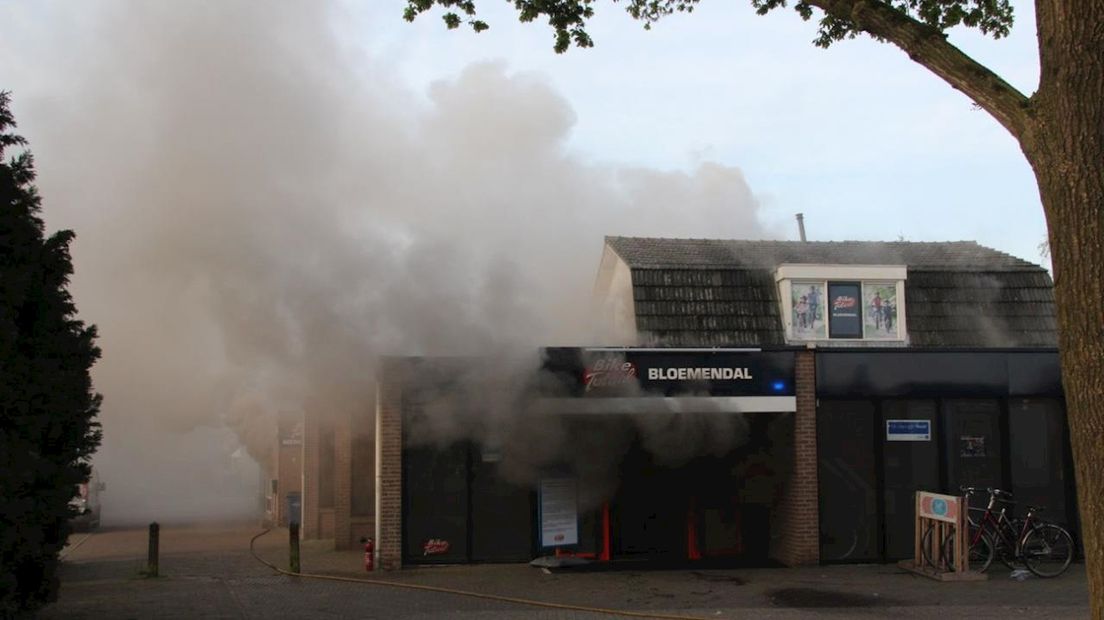 Uitslaande brand in winkel in Holten