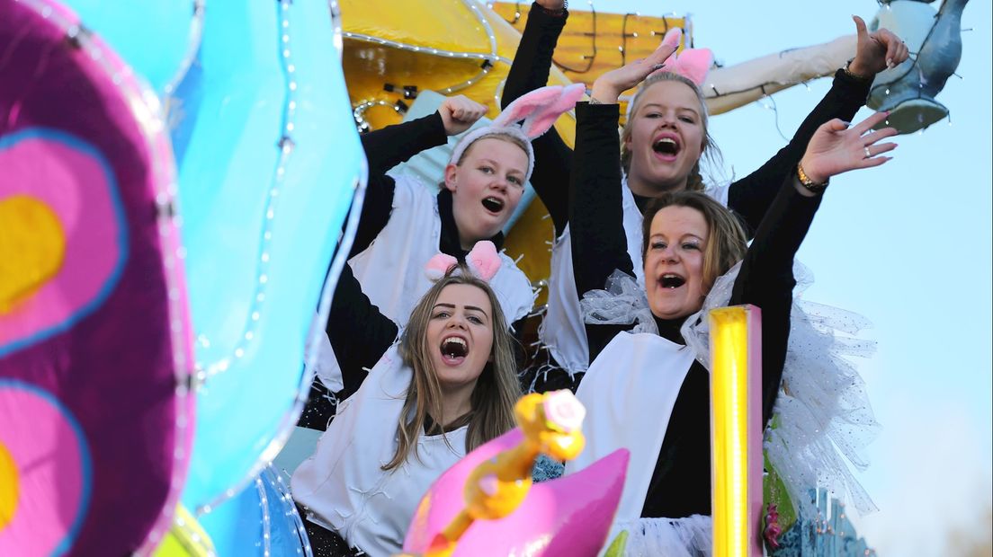 Carnaval vieren in het zonnetje, misschien wel een nieuwe traditie in Boekelo