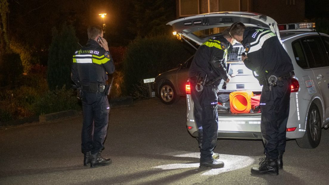 De politie deed onderzoek na de melding van de overval in Zevenhoven I
