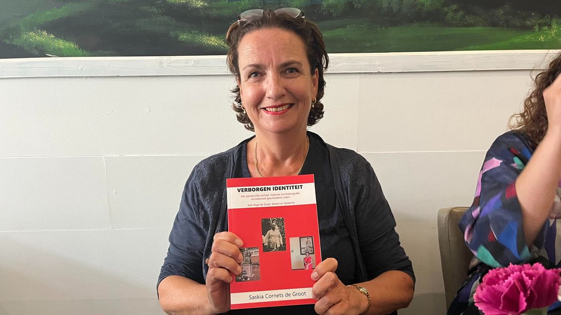 Saskia en haar boek 'Verborgen Identiteit'