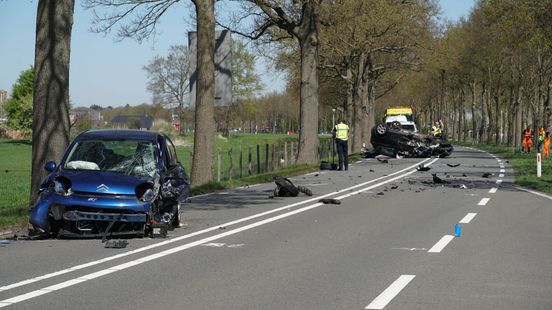 Politie verzuimde telefoon in beslag te nemen bij dodelijk ongeval Zwolle. Politie verzuimde telefoon in beslag te nemen bij dodelijk ongeval Zwolle.
