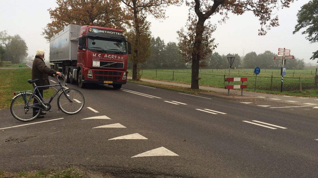 De gevaarlijke kruising van de N372 (Rechten: Hilde Boelema - RTV Drenthe)