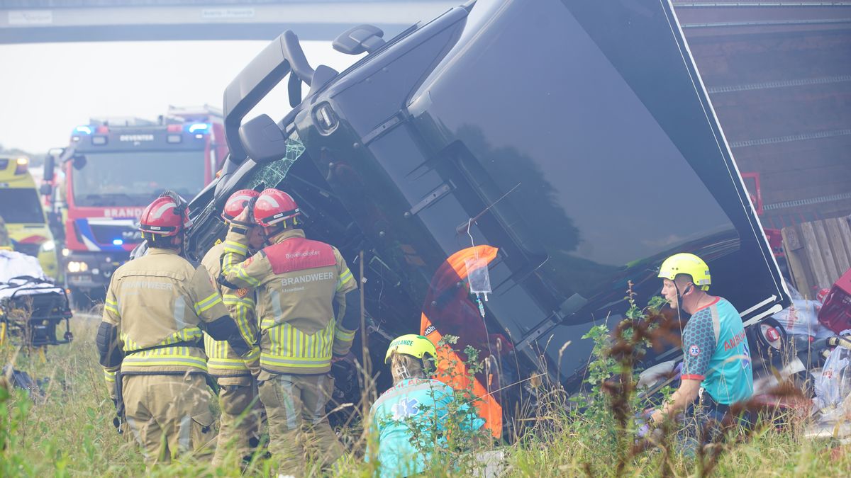 Twee inzittenden van auto komen om het leven bij ongeval op N348 bij Schalkhaar