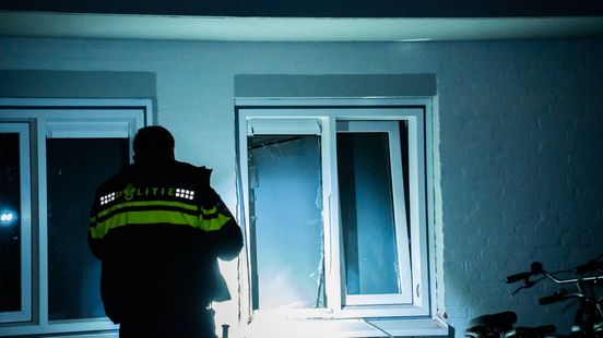 Man met fles verwond • explosies