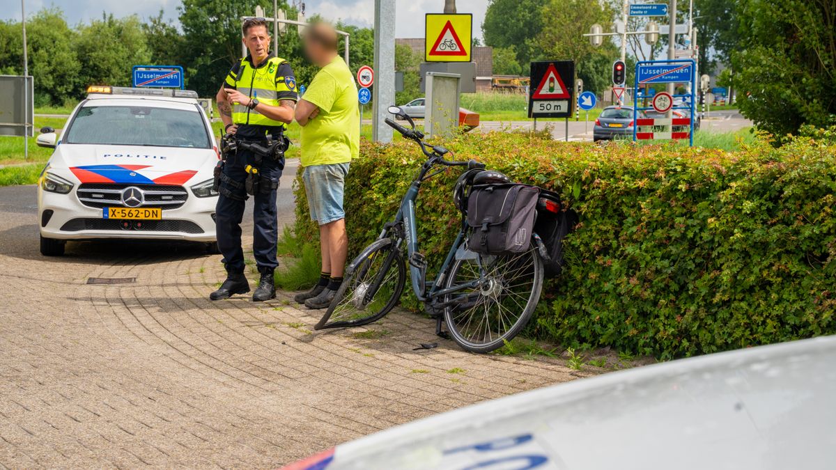 Fietser gewond bij aanrijding in IJsselmuiden
