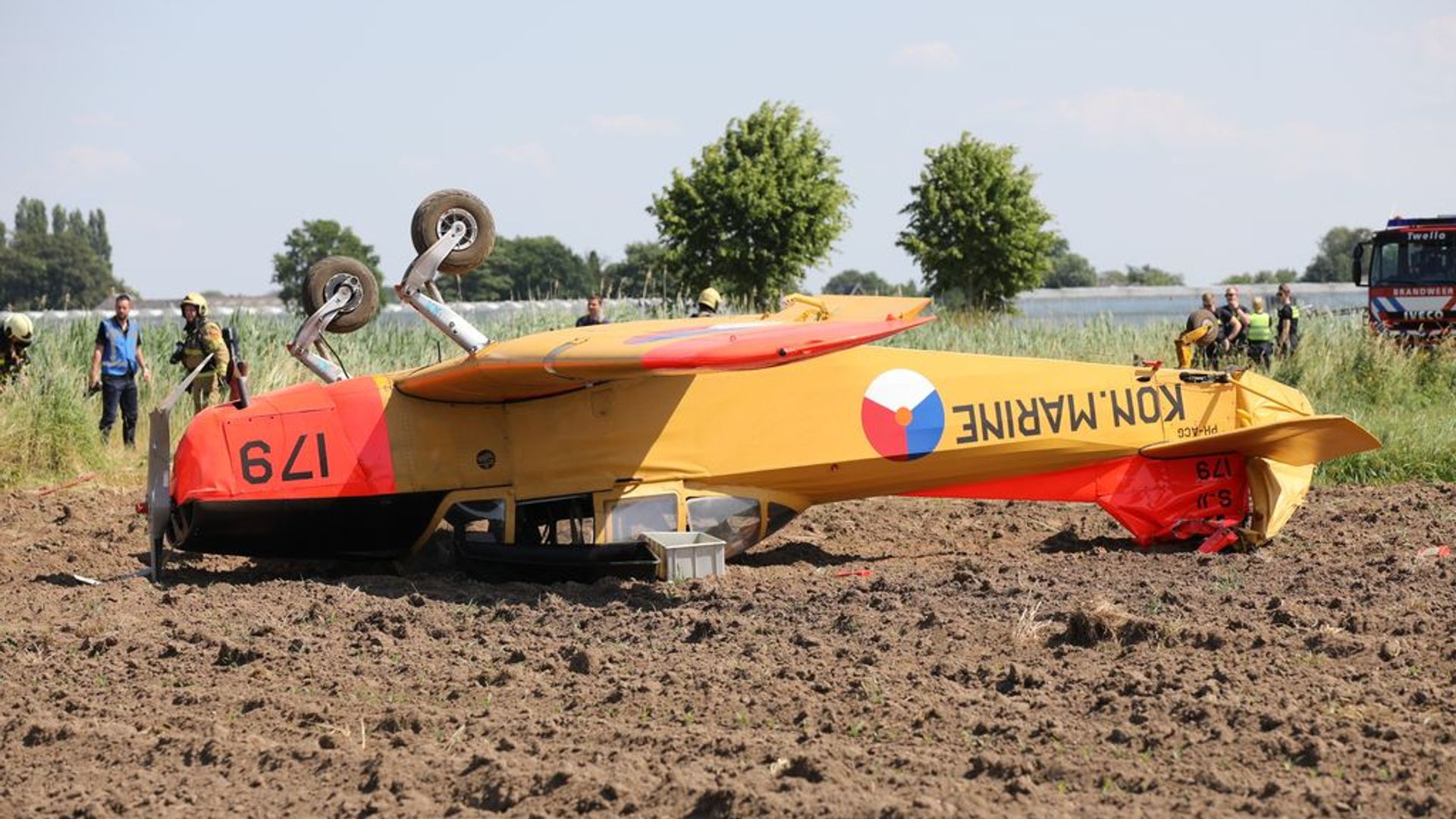 Vliegtuigje Crasht Bij Vliegveld Teuge - Omroep Gelderland