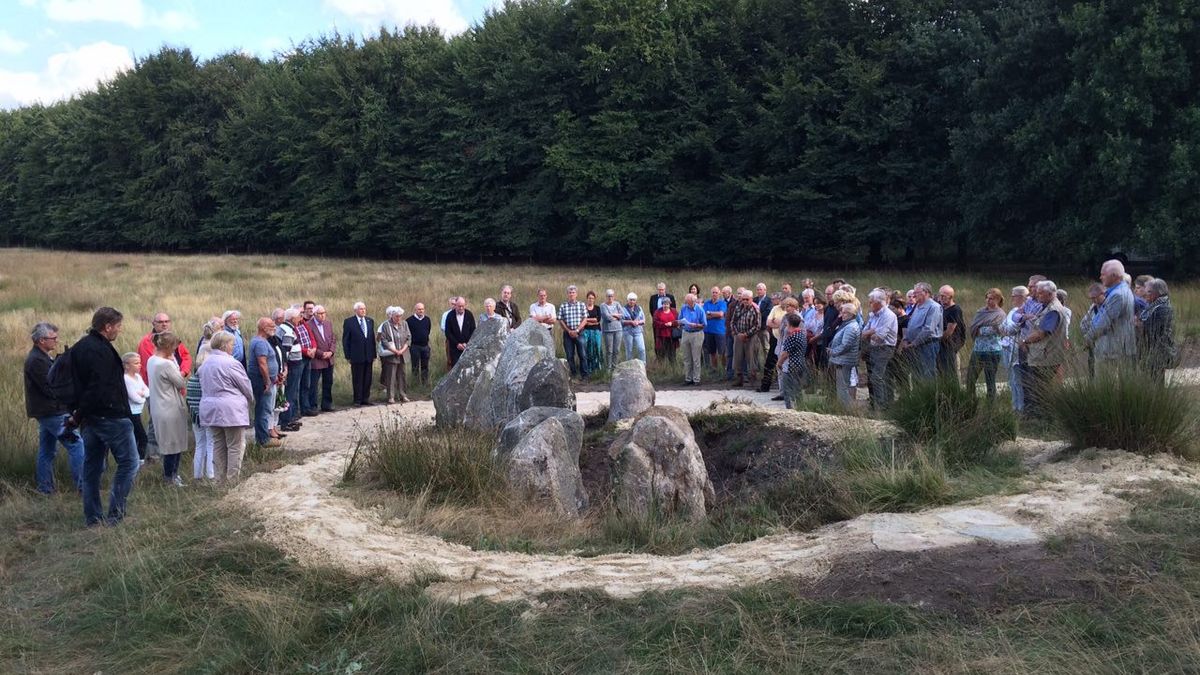 Monument voor oorlogsslachtoffers Anloo onthuld