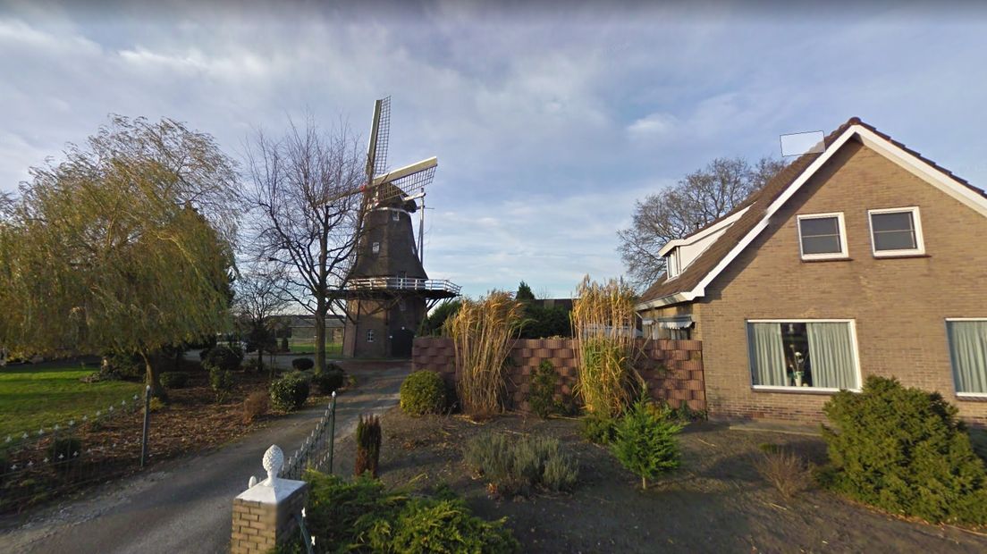 De molen in Coevorden draait voorlopig niet (Rechten: Google Streetview)
