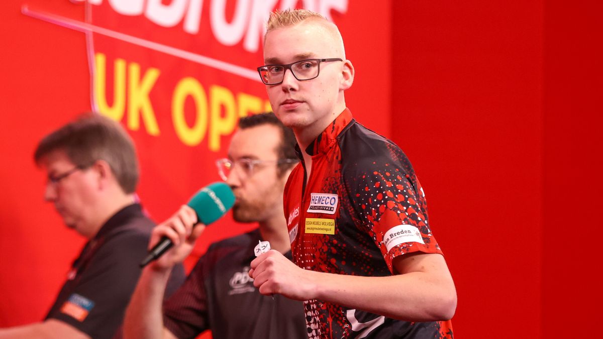 Jurjen van der Velde plaatst zich voor WK darten | Meerveld twijfelgeval tegen Ajax