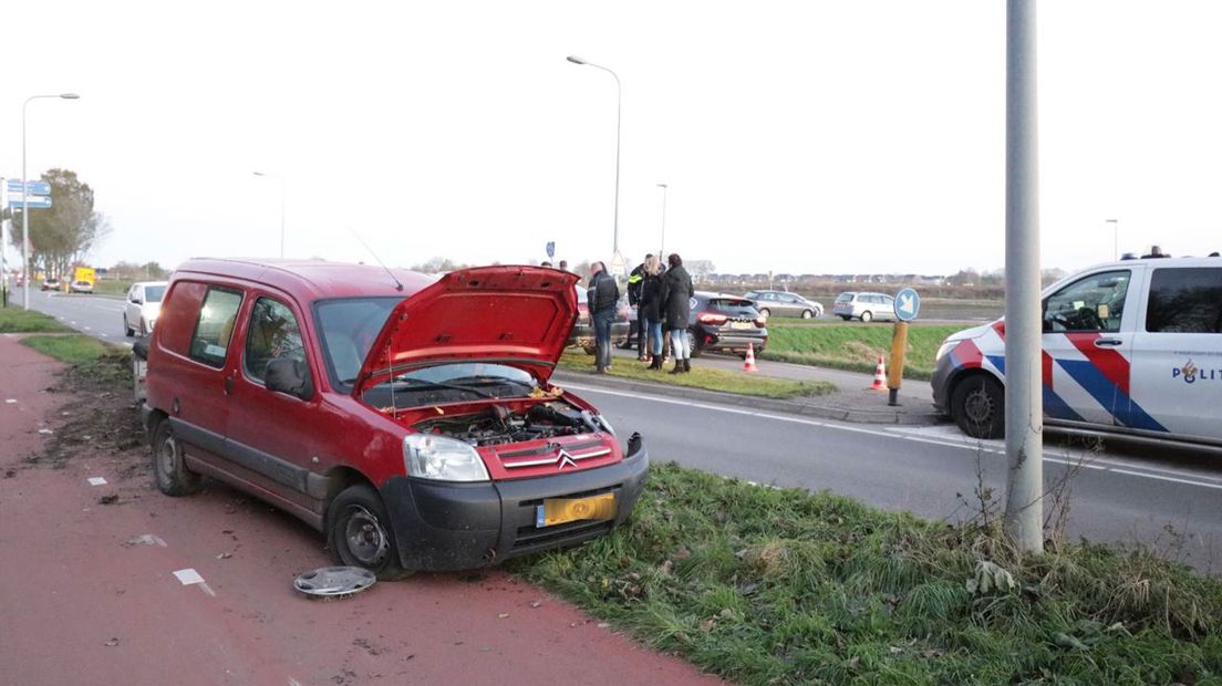 Eén van de betrokken auto's op de Driebondsweg