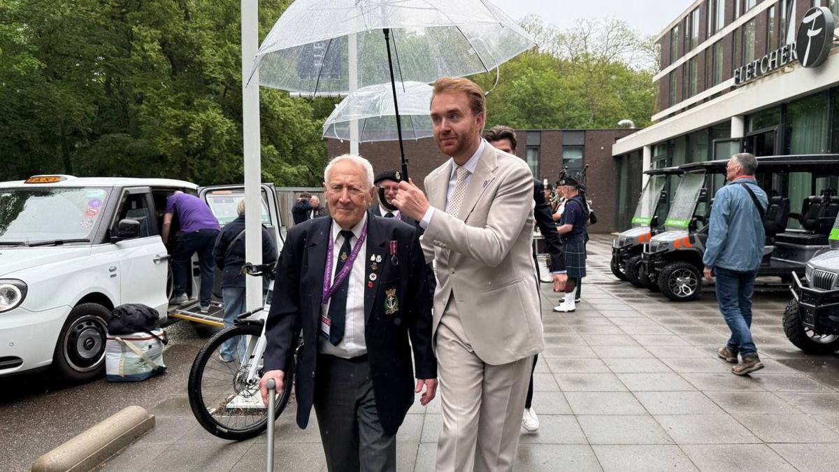 Code geel voor regen en onweer tijdens dodenherdenking, gemeente Arnhem en Didam passen programma aa